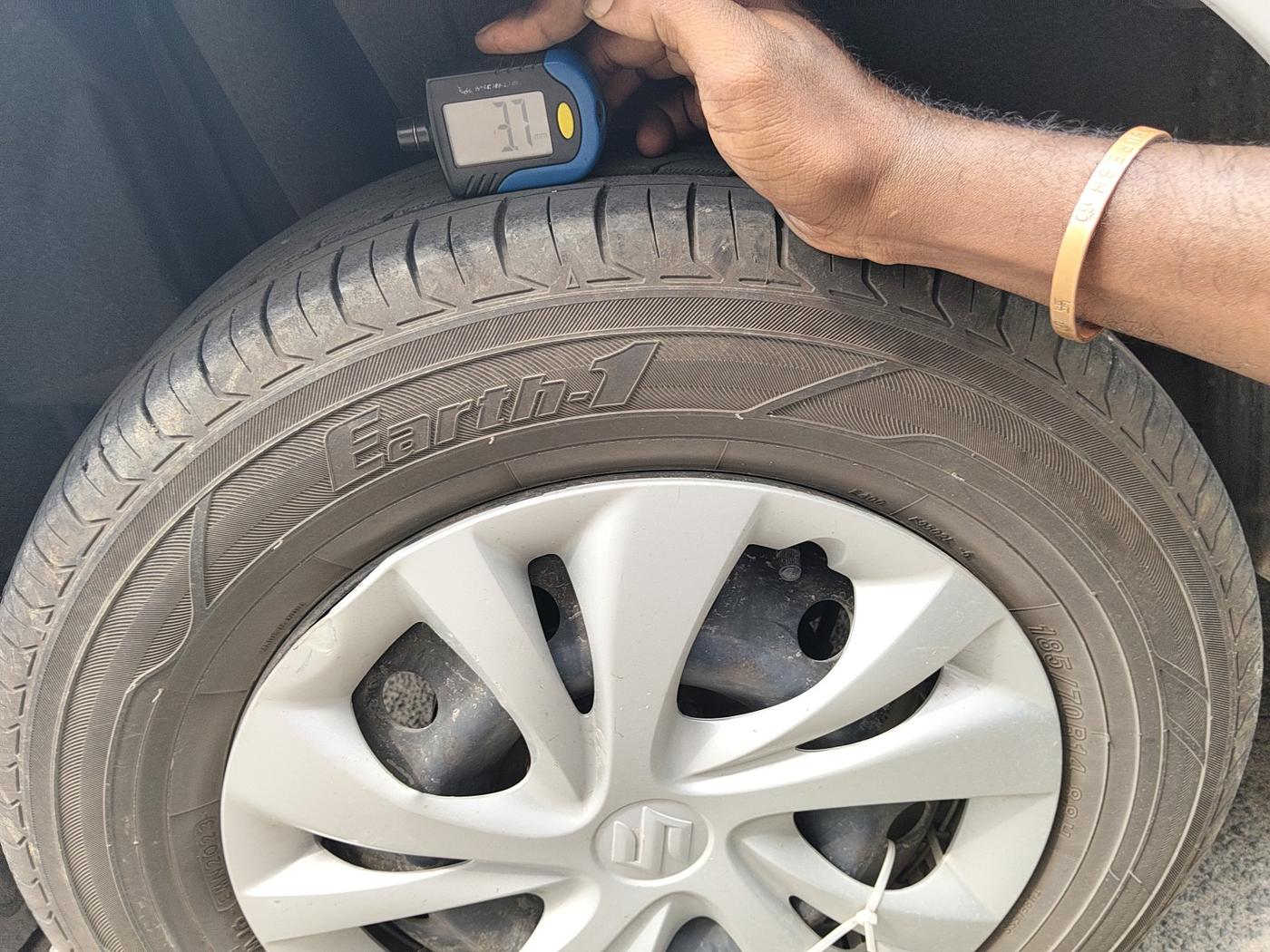 2018 Maruti Dzire VDI, Diesel, Manual, 79,735 km, tyre