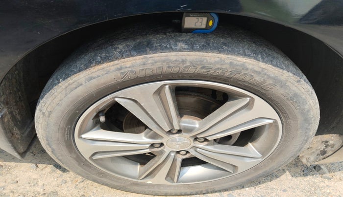 2018 Hyundai Verna 1.6 VTVT SX, Petrol, Manual, 98,387 km, tyre