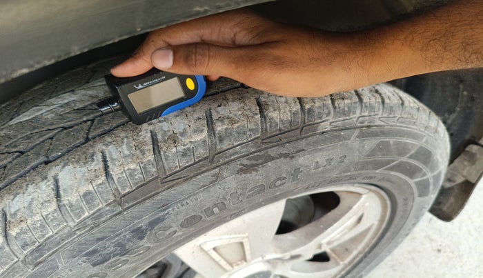 2013 Mahindra XUV500 W8, Diesel, Manual, 1,83,930 km, tyre