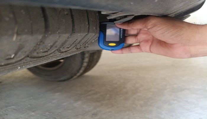 2013 Mahindra XUV500 W8, Diesel, Manual, 1,83,930 km, tyre