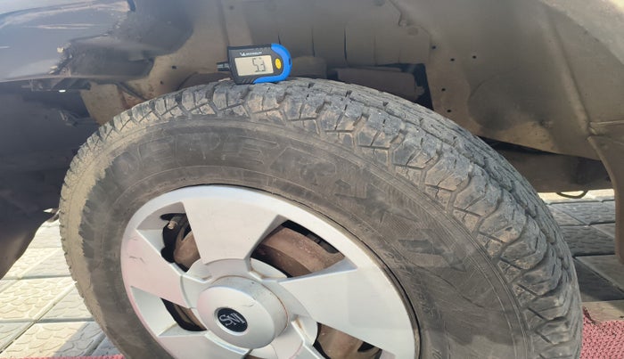2010 Mahindra Bolero SLX BS-III, Diesel, Manual, 2,80,240 km, tyre