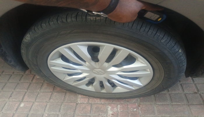 2018 Maruti Dzire VDI, Diesel, Manual, 1,61,305 km, tyre