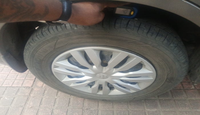 2018 Maruti Dzire VDI, Diesel, Manual, 1,61,305 km, tyre