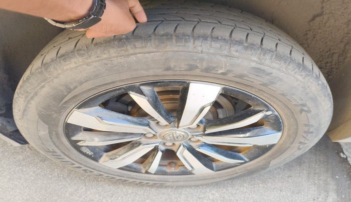 2019 MG HECTOR SHARP 2.0 DIESEL, Diesel, Manual, 1,07,157 km, tyre