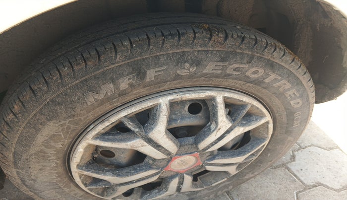 2013 Maruti Swift VXI, Petrol, Manual, 97,358 km, tyre