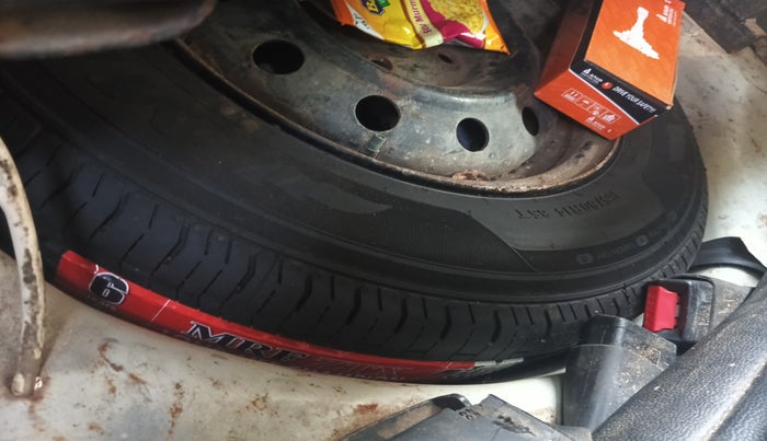 2013 Maruti Swift VXI, Petrol, Manual, 97,358 km, tyre