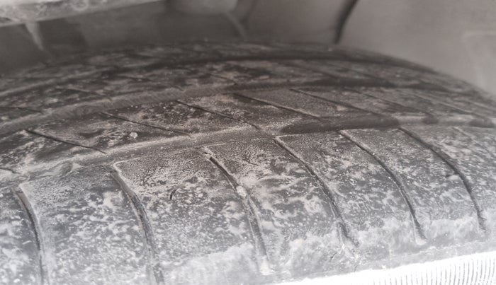 2019 Hyundai Verna 1.6 EX CRDI, Diesel, Manual, 1,19,000 km, tyre