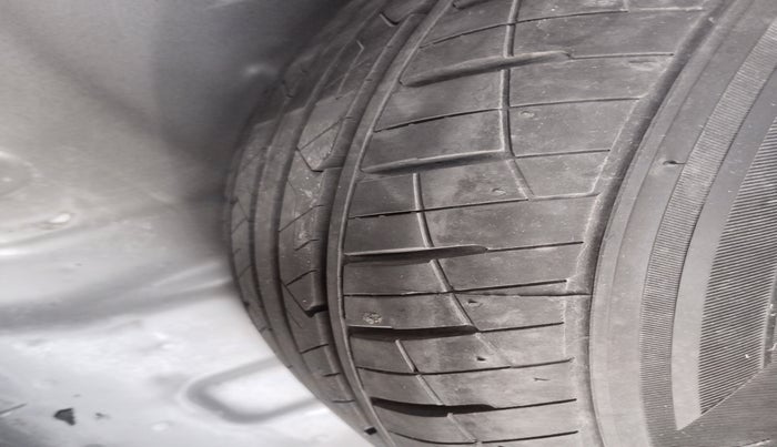 2019 Hyundai Verna 1.6 EX CRDI, Diesel, Manual, 1,19,000 km, tyre