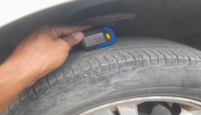 2010 Hyundai i20 MAGNA 1.2, Petrol, Manual, 1,44,194 km, tyre