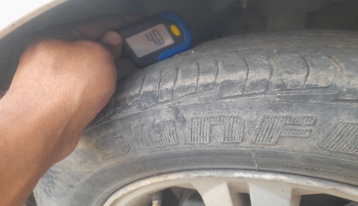 2010 Hyundai i20 MAGNA 1.2, Petrol, Manual, 1,44,194 km, tyre