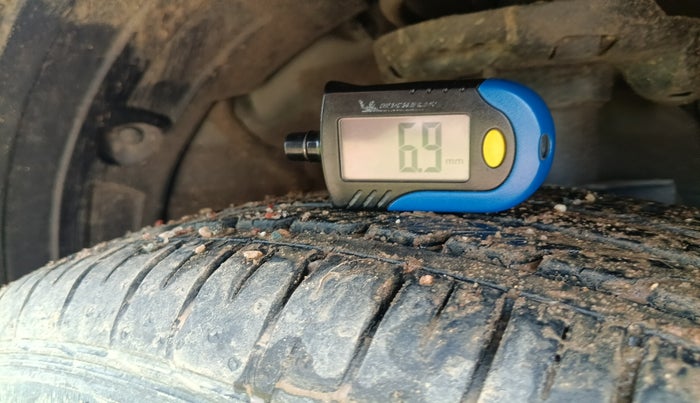 2023 Hyundai VENUE SX 1.2 PETROL, Petrol, Manual, 21,227 km, tyre