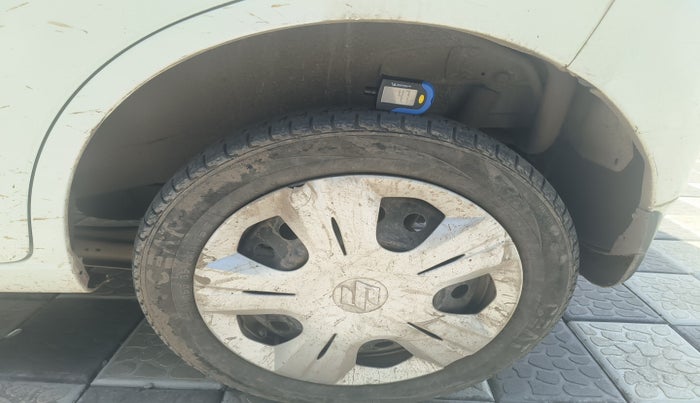 2017 Maruti Wagon R 1.0 VXI AMT, Petrol, Automatic, 1,11,735 km, tyre