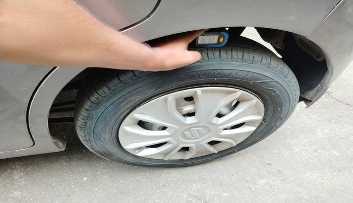 2013 Maruti Wagon R 1.0 LXI, Petrol, Manual, 75,807 km, tyre