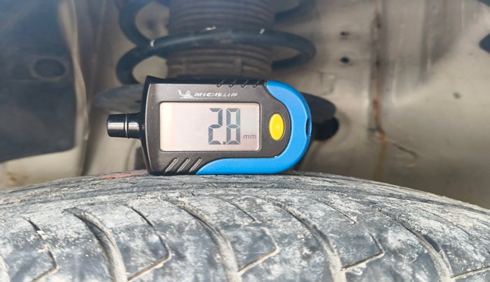 2022 Maruti Swift VXI, Petrol, Manual, 46,273 km, tyre