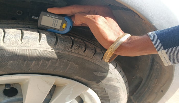 2014 Maruti Swift Dzire VXI, Petrol, Manual, 1,52,783 km, tyre