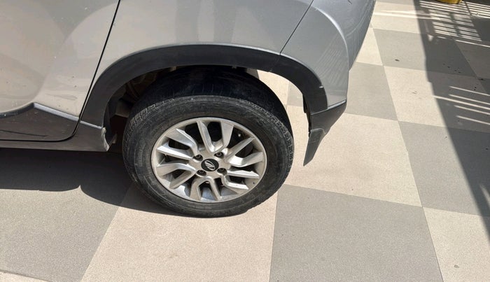 2017 Mahindra Kuv100 K6 6 STR, Petrol, Manual, 39,714 km, tyre