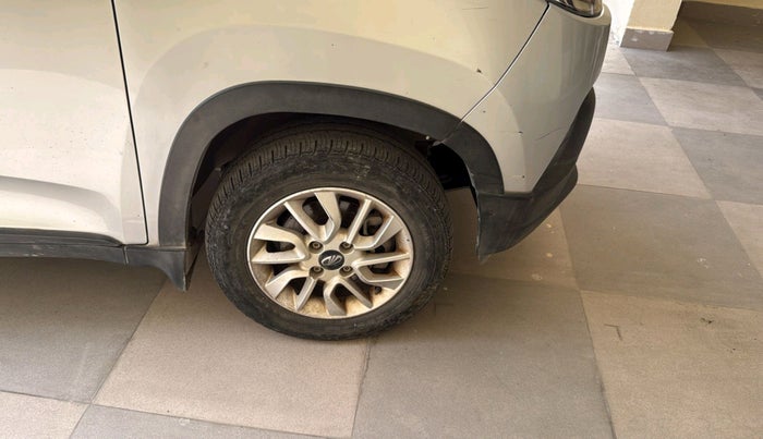 2017 Mahindra Kuv100 K6 6 STR, Petrol, Manual, 39,714 km, tyre