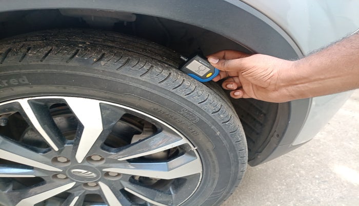2020 Mahindra XUV300 W8 (O) 1.2 PETROL, Petrol, Manual, 40,783 km, tyre