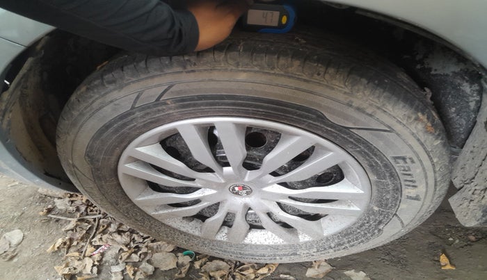 2013 Maruti Swift Dzire VXI, Petrol, Manual, 68,752 km, tyre