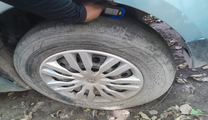 2013 Maruti Swift Dzire VXI, Petrol, Manual, 68,752 km, tyre