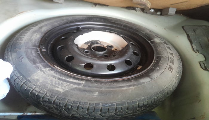 2013 Maruti Swift Dzire VXI, Petrol, Manual, 68,752 km, tyre