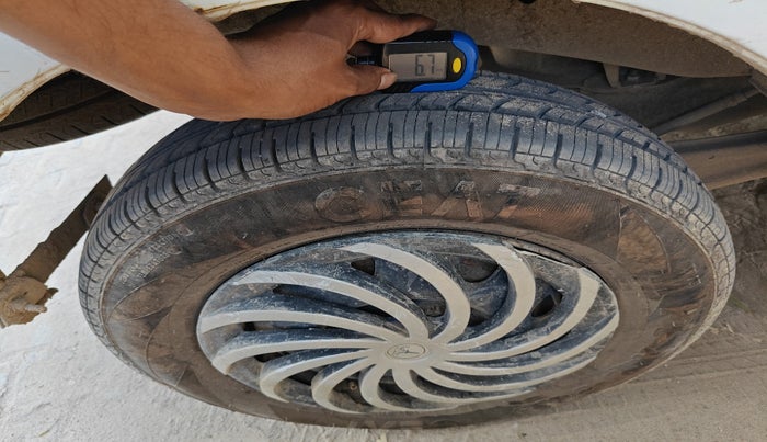 2014 Maruti Eeco 5 STR WITH A/C+HTR, Petrol, Manual, 1,03,246 km, tyre