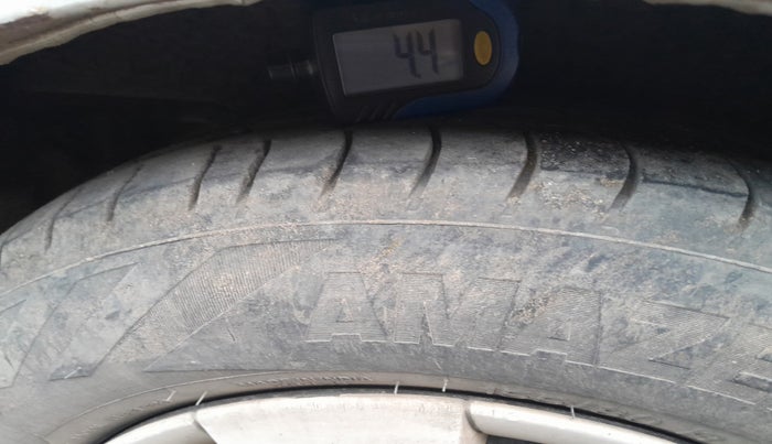 2010 Maruti A Star VXI, Petrol, Manual, 1,77,500 km, tyre