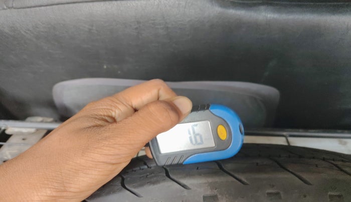2017 Maruti Eeco 5 STR WITH A/C+HTR CNG, Petrol, Manual, 84,883 km, tyre