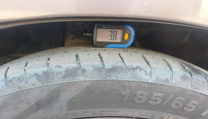 2015 Honda Mobilio 1.5L I-DTEC S, Diesel, Manual, 2,47,480 km, tyre