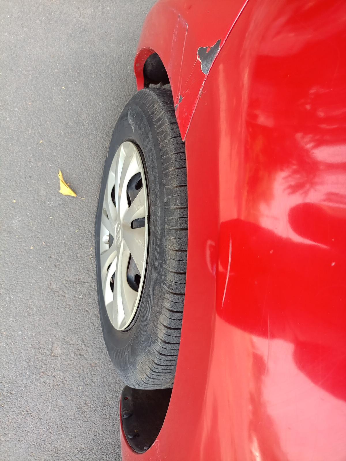 2019 Maruti Swift VXI, Petrol, Manual, 68,254 km, tyre