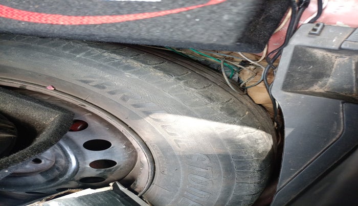 2019 Maruti Swift VXI, Petrol, Manual, 66,708 km, tyre