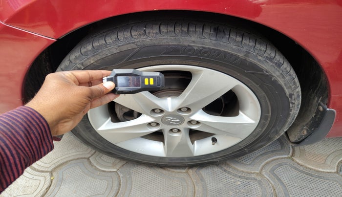 2013 Hyundai New Elantra 1.6 S MT DIESEL, Diesel, Manual, 1,69,122 km, tyre