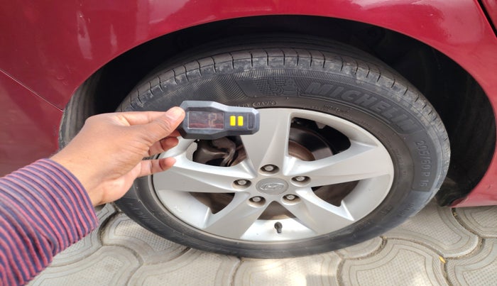 2013 Hyundai New Elantra 1.6 S MT DIESEL, Diesel, Manual, 1,69,122 km, tyre