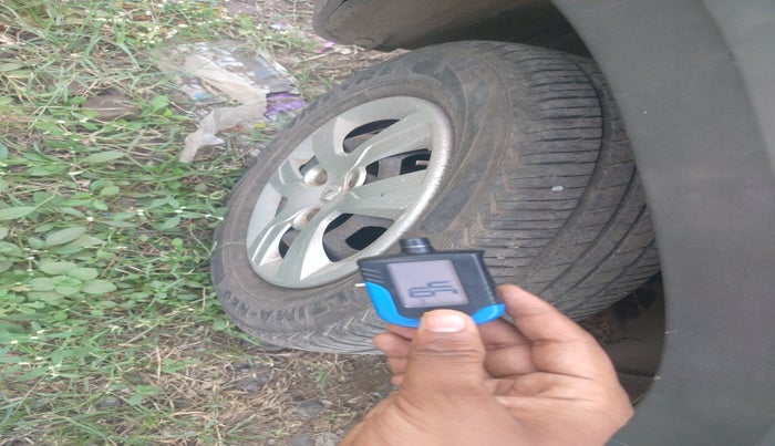 2016 Renault Kwid RXT 0.8, Petrol, Manual, 99,999 km, tyre