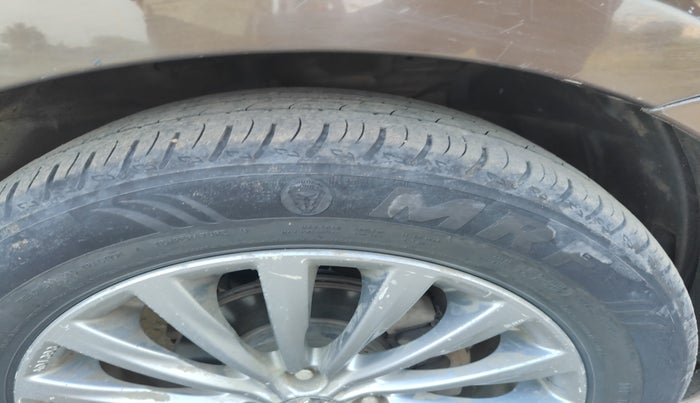 2015 Maruti Ciaz ZDI+ SHVS, Diesel, Manual, 2,11,359 km, tyre