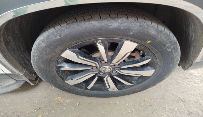 2020 MG HECTOR PLUS SHARP 1.5 PETROL TURBO DCT 6-STR, Petrol, Automatic, 73,618 km, tyre