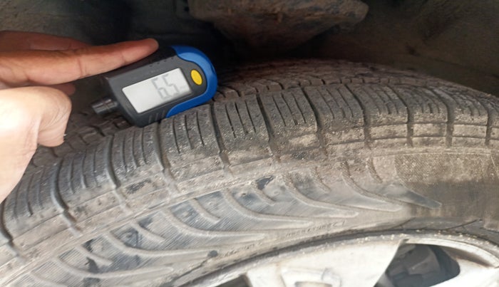 2011 Mahindra XUV500 W6, Diesel, Manual, 1,48,951 km, tyre