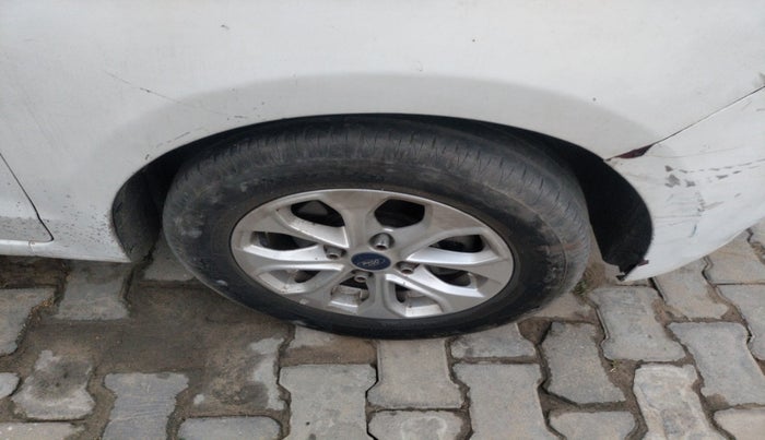 2017 Ford Figo Aspire TITANIUM 1.2 PETROL, Petrol, Manual, 1,06,535 km, tyre