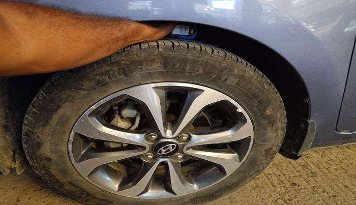 2015 Hyundai Xcent SX 1.2 (O), Petrol, Manual, 1,05,061 km, tyre