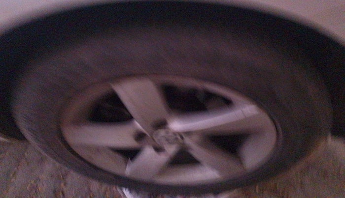 2012 Volkswagen Passat HIGHLINE DSG, Diesel, Automatic, 1,37,410 km, tyre