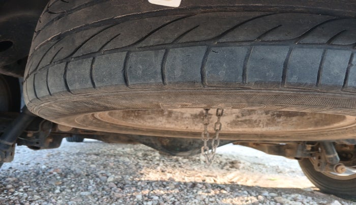 2019 Toyota Innova Crysta 2.4 VX 8 STR, Diesel, Manual, 1,20,437 km, tyre