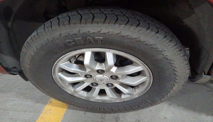 2017 Mahindra TUV300 T8 AMT, Diesel, Automatic, 75,253 km, tyre