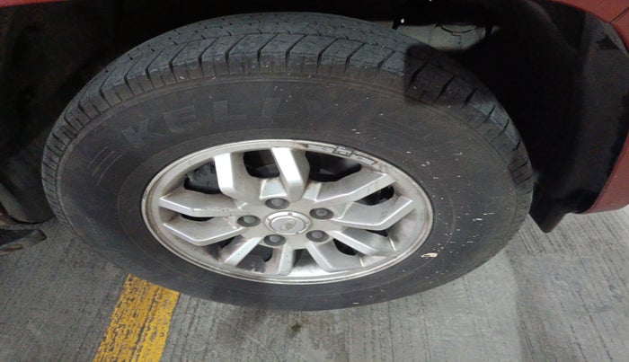 2017 Mahindra TUV300 T8 AMT, Diesel, Automatic, 75,253 km, tyre