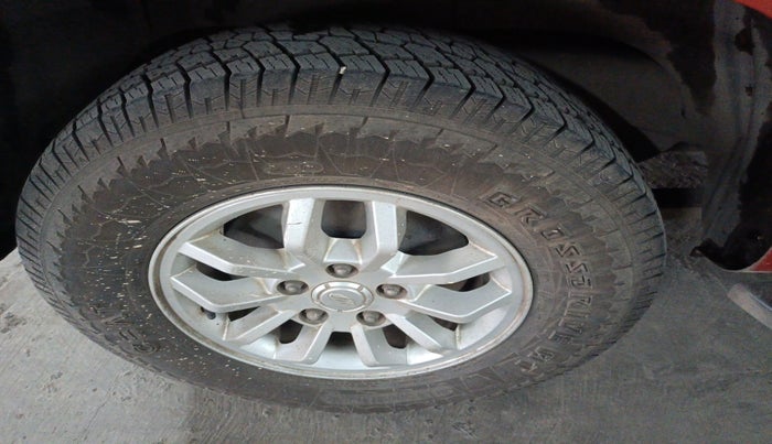 2017 Mahindra TUV300 T8 AMT, Diesel, Automatic, 75,253 km, tyre