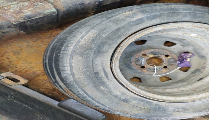 2010 Hyundai Accent GLE, Petrol, Manual, 1,53,526 km, tyre