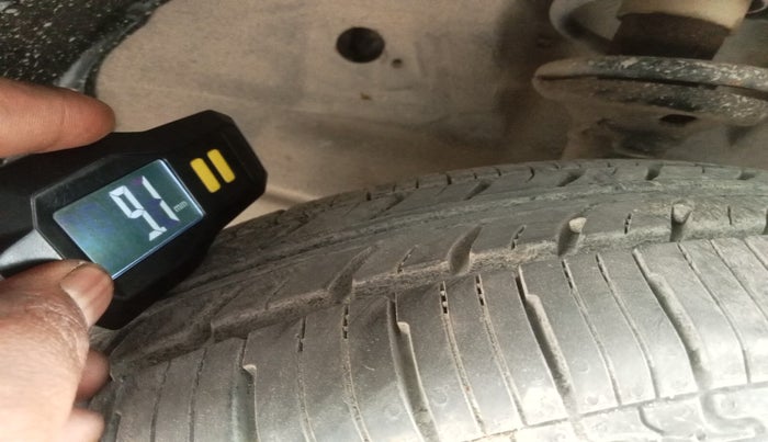 2016 Maruti Wagon R 1.0 LXI CNG, Petrol, Manual, 1,80,539 km, tyre