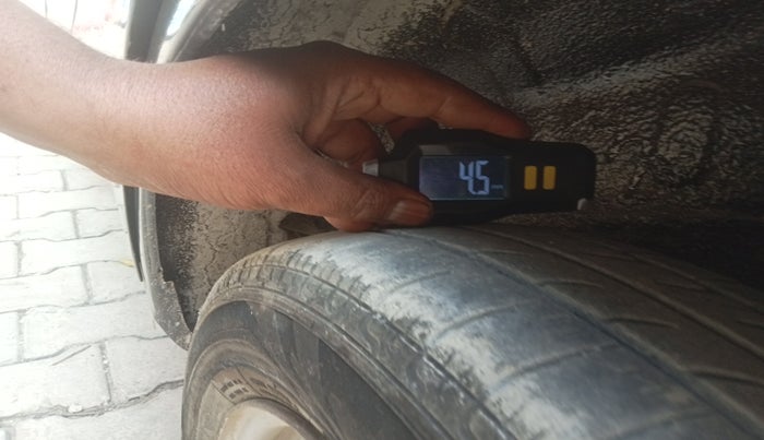 2016 Maruti Wagon R 1.0 LXI CNG, Petrol, Manual, 1,80,539 km, tyre