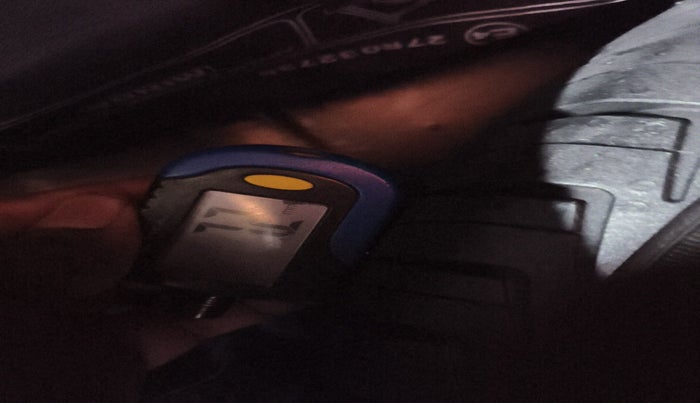 2019 Renault Kwid RXT 1.0 AMT (O), Petrol, Automatic, 13,837 km, tyre