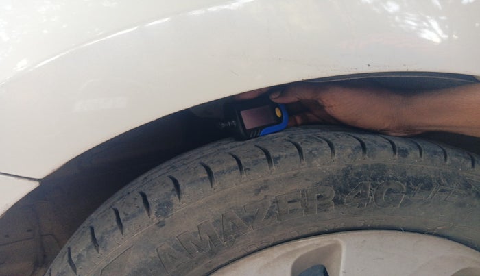 2016 Maruti Celerio VXI AMT, Petrol, Automatic, 1,06,172 km, tyre