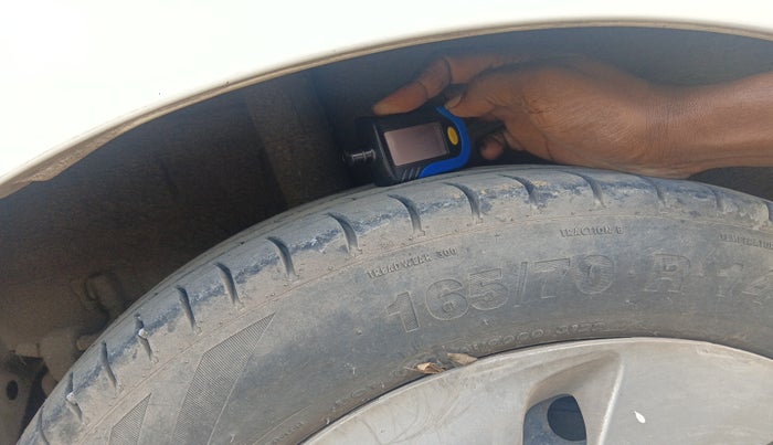2016 Maruti Celerio VXI AMT, Petrol, Automatic, 1,06,172 km, tyre